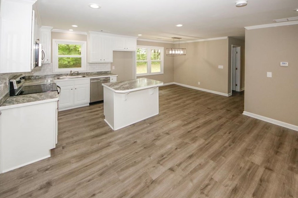 198 Wright St, Winder GA  30680-2428 exterior
