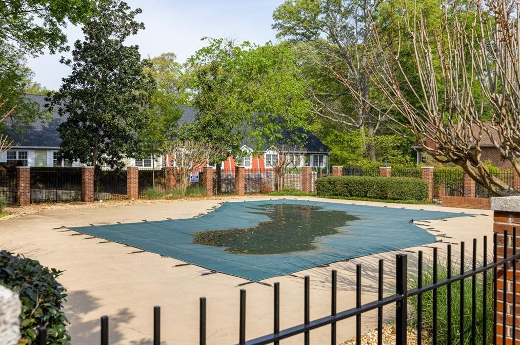 115 Woodbury Pl, Decatur GA  30030-2966 exterior