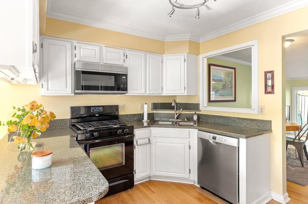 115 Woodbury Pl, Decatur GA  30030-2966 exterior