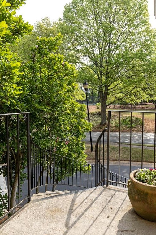 115 Woodbury Pl, Decatur GA  30030-2966 exterior