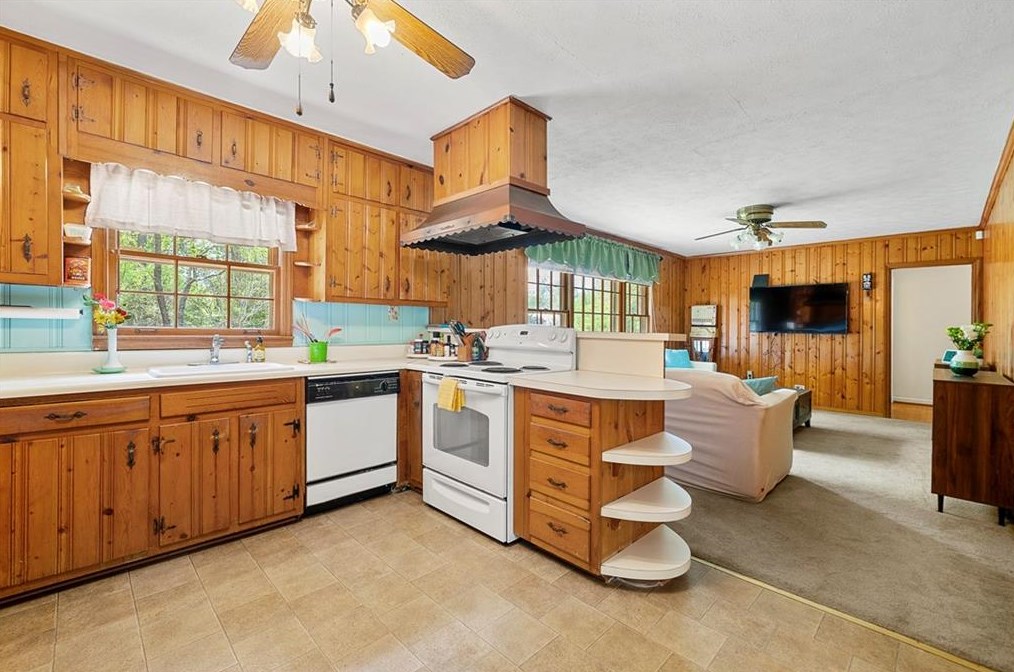 3831 Danbury Ln, Decatur GA  30032-1434 exterior