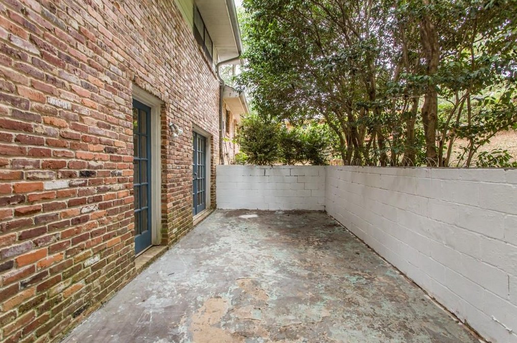 1566 Moncrief Cir, Decatur GA  30033-1617 exterior