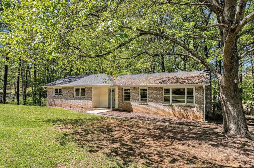 5645 Forest Dr, Acworth GA  30102-5737 exterior