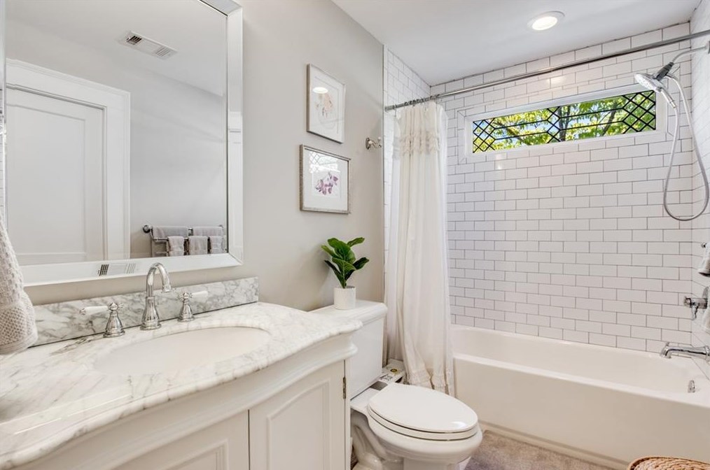 325 Montgomery St, Decatur GA  30030-2425 exterior