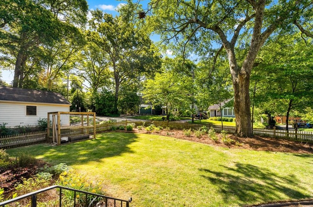 325 Montgomery St, Decatur GA  30030-2425 exterior