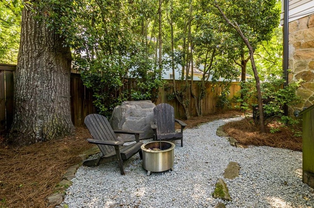 325 Montgomery St, Decatur GA  30030-2425 exterior