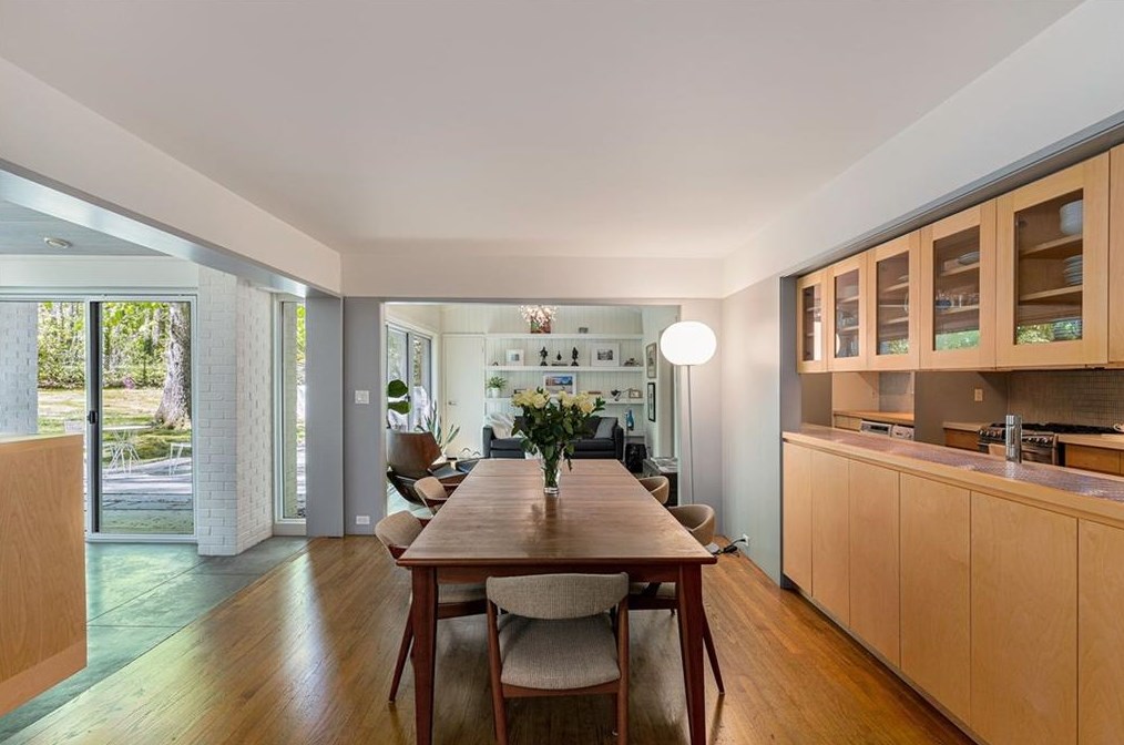 921 Vistavia Cir, Decatur GA  30033-3428 exterior