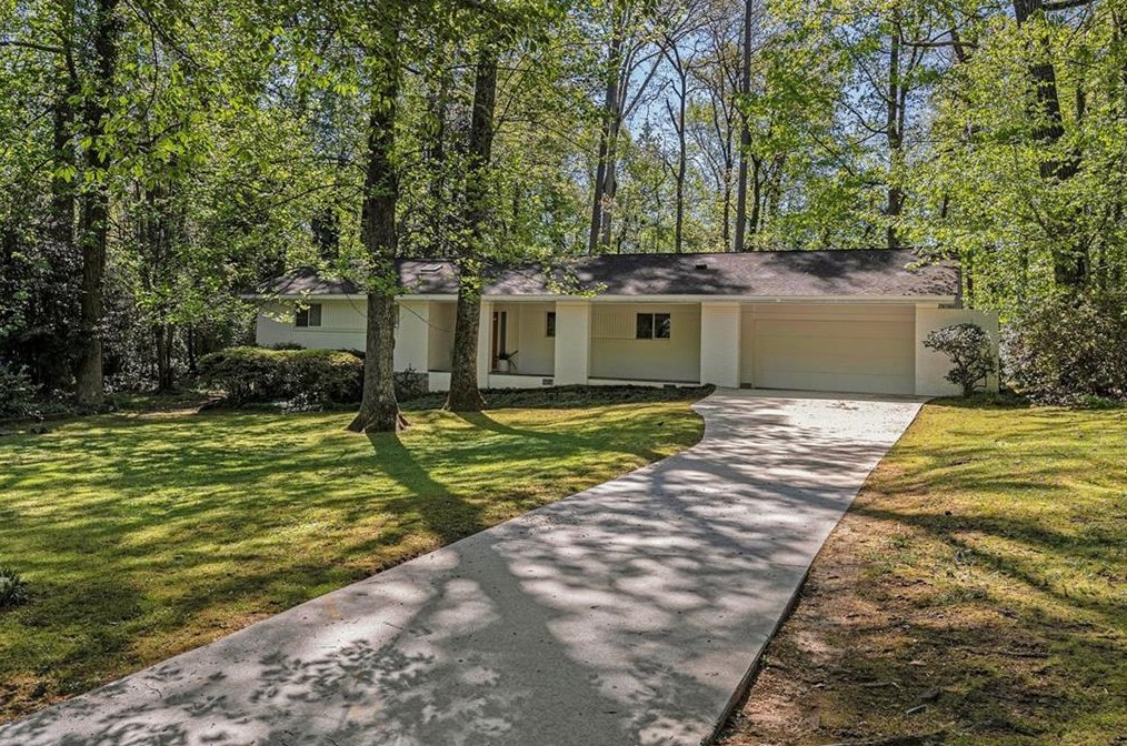 921 Vistavia Cir, Decatur GA  30033-3428 exterior