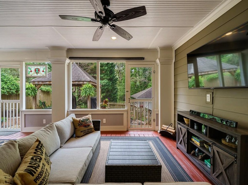 1626 Frazier Rd, Decatur GA  30033-1807 exterior