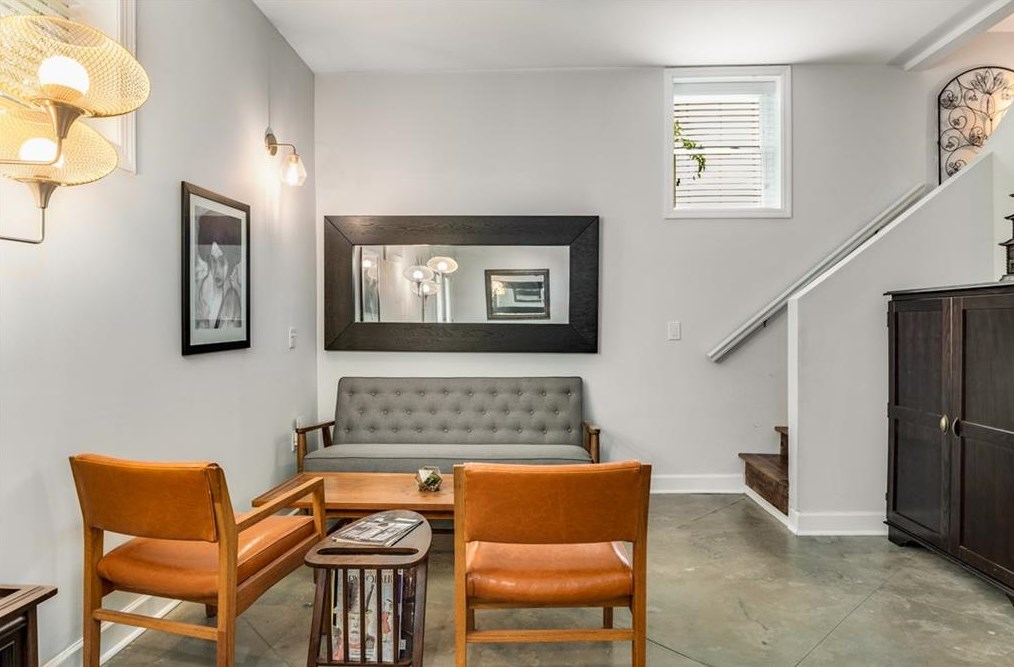 156 Park Dr, Decatur GA  30030-4481 exterior