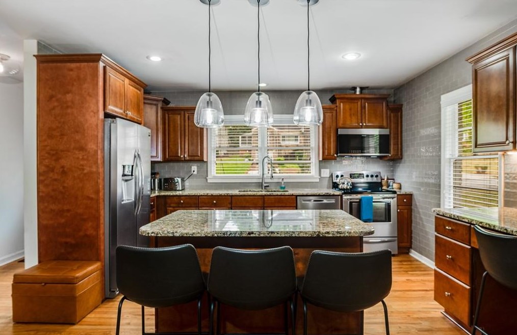 156 Park Dr, Decatur GA  30030-4481 exterior