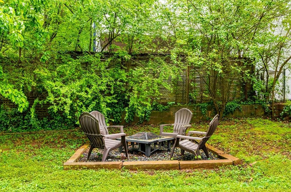 156 Park Dr, Decatur GA  30030-4481 exterior