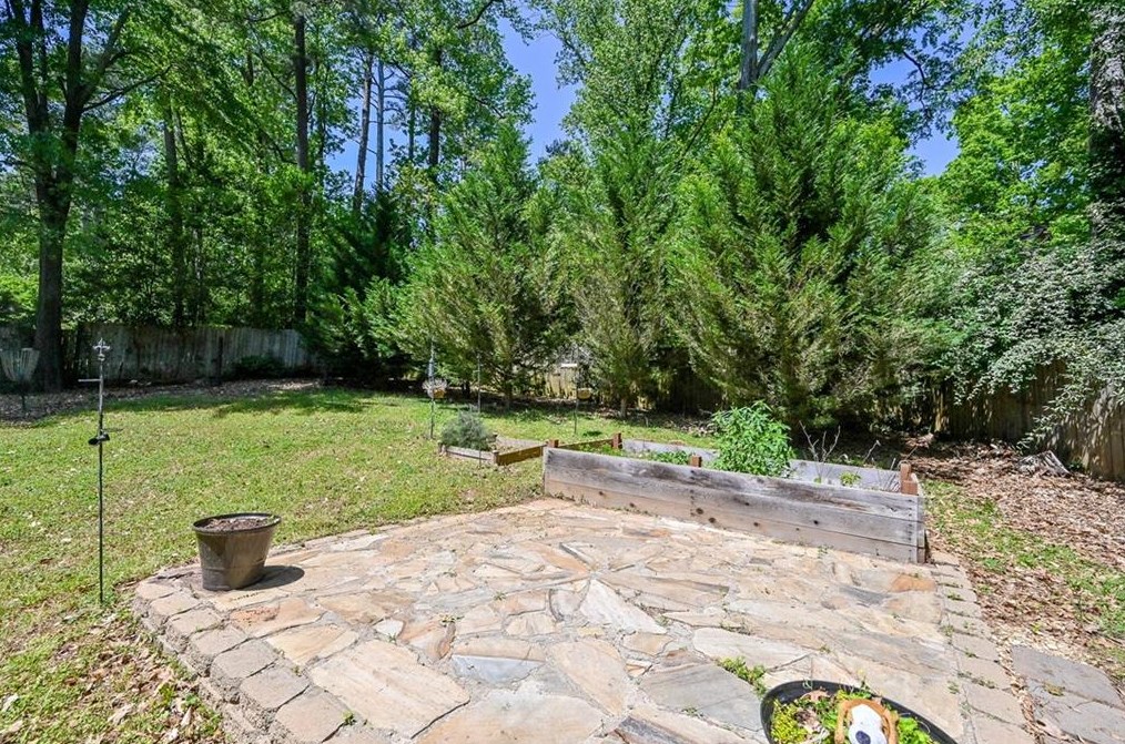 2328 Desmond Dr, Decatur GA  30033-4744 exterior