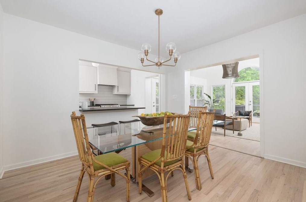 228 Westchester Dr, Decatur GA  30030-1101 exterior