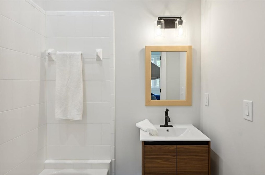 5 Roanoke Ave, Atlanta GA  30305-4345 exterior