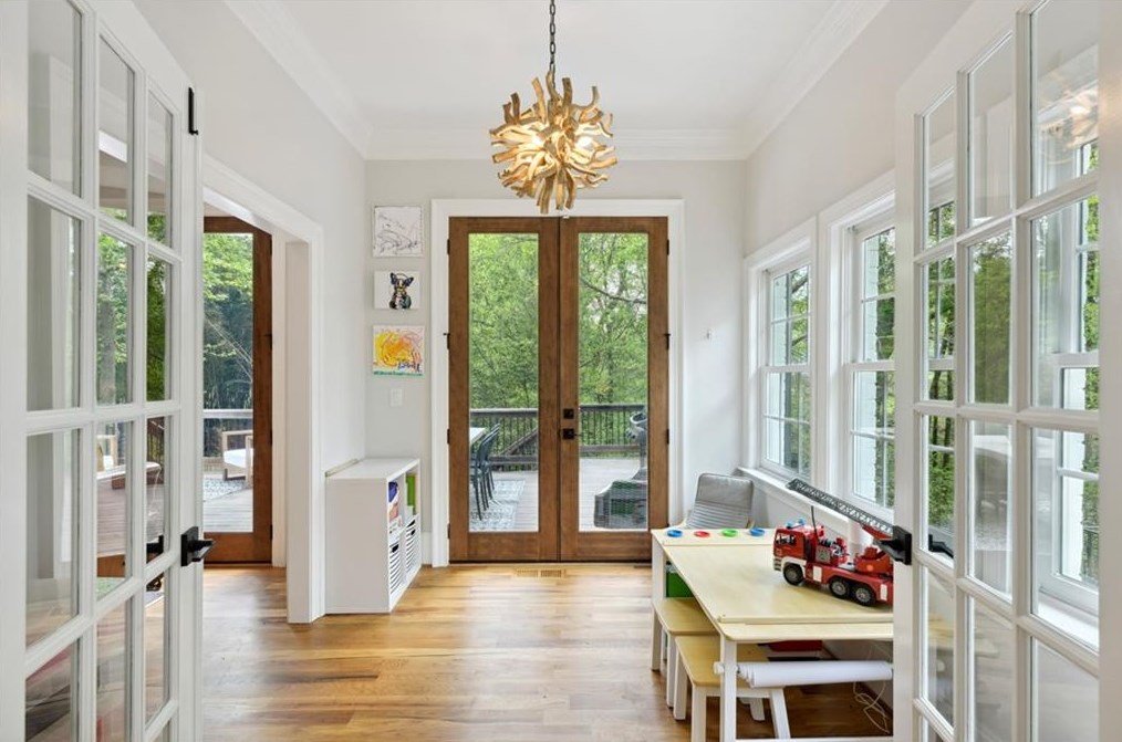 5 Roanoke Ave, Atlanta GA  30305-4345 exterior