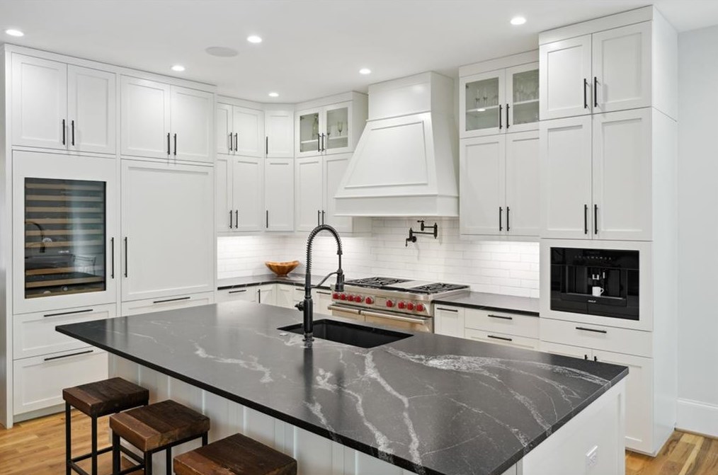 5 Roanoke Ave, Atlanta GA  30305-4345 exterior