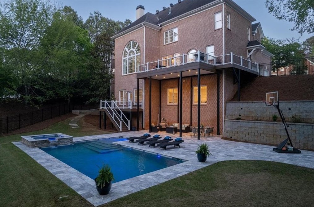 1065 Lake Shore Overlook, Alpharetta GA  30005-6983 exterior