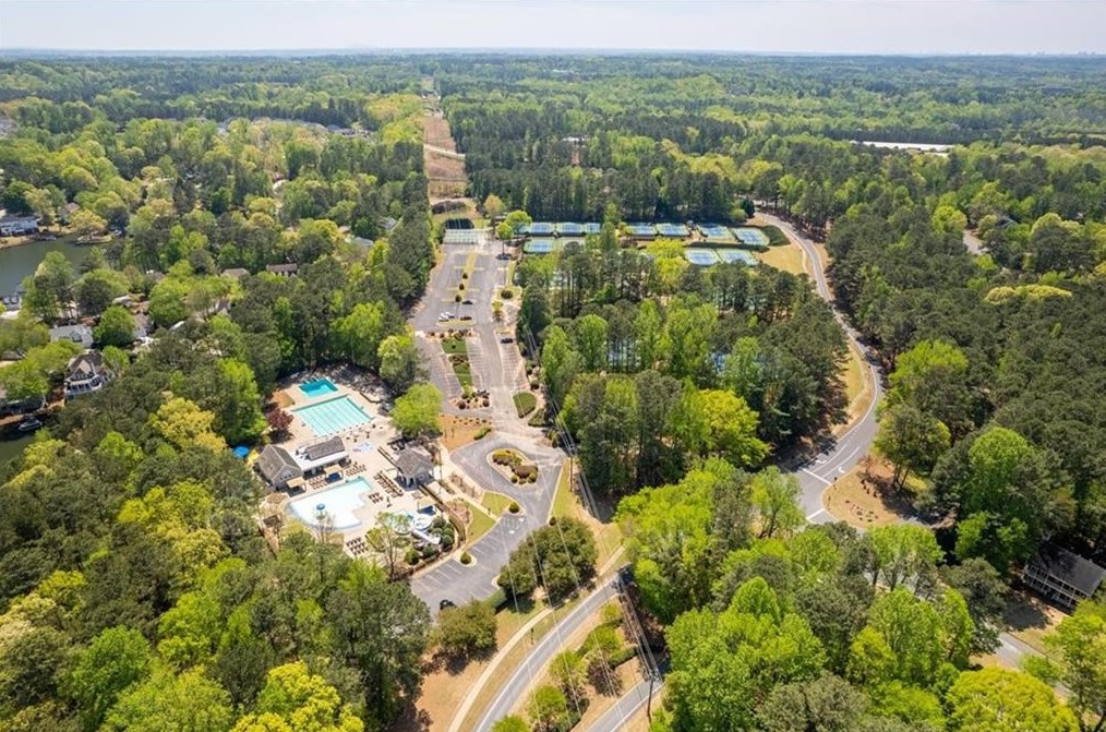 1065 Lake Shore Overlook, Alpharetta GA  30005-6983 exterior