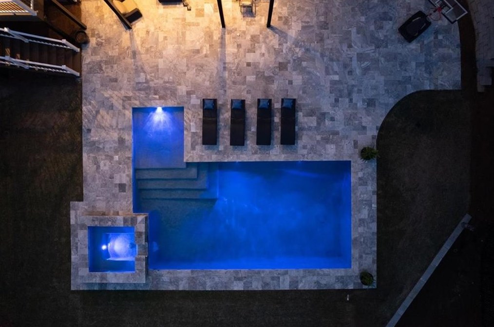 1065 Lake Shore Overlook, Alpharetta GA  30005-6983 exterior