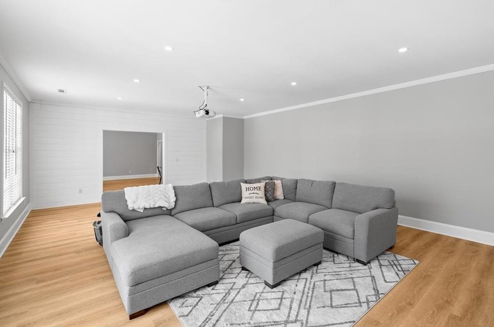 1065 Lake Shore Overlook, Alpharetta GA  30005-6983 exterior