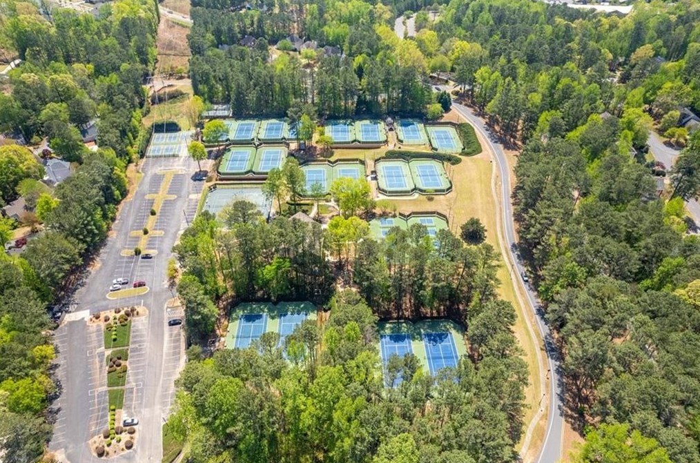 1065 Lake Shore Overlook, Alpharetta GA  30005-6983 exterior