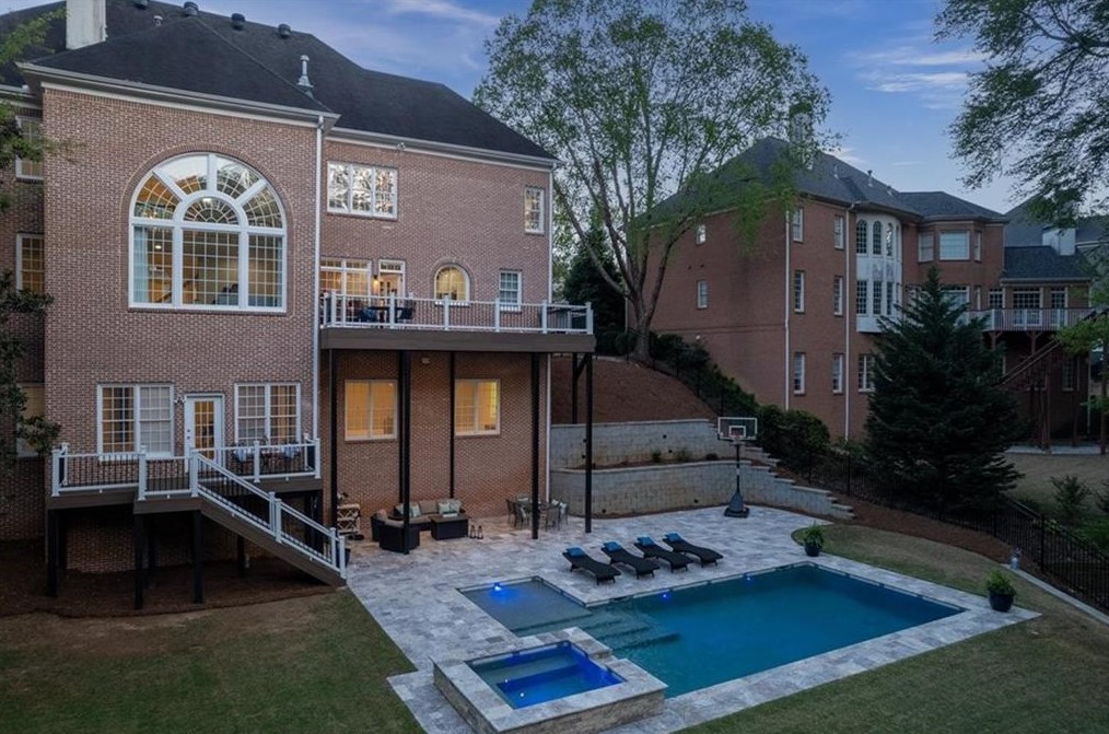 1065 Lake Shore Overlook, Alpharetta GA  30005-6983 exterior