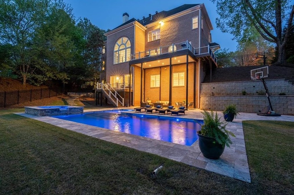 1065 Lake Shore Overlook, Alpharetta GA  30005-6983 exterior