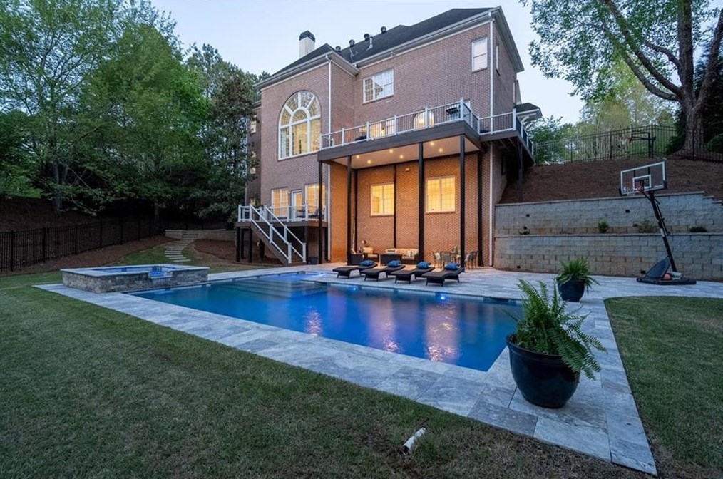 1065 Lake Shore Overlook, Alpharetta GA  30005-6983 exterior