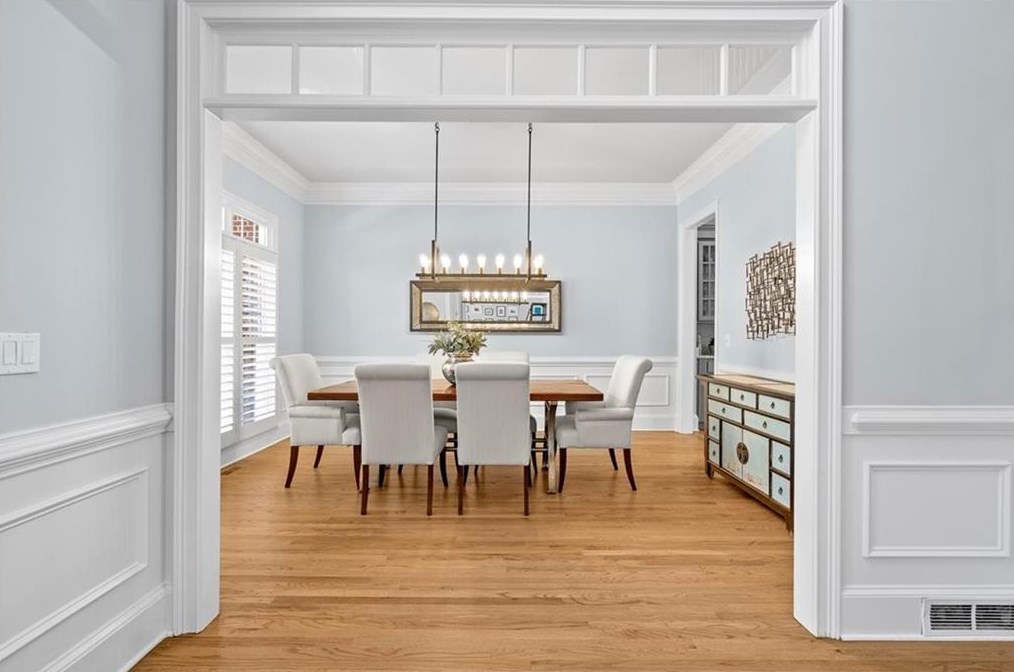 1065 Lake Shore Overlook, Alpharetta GA  30005-6983 exterior