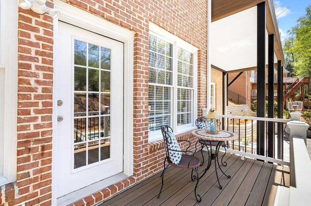 1065 Lake Shore Overlook, Alpharetta GA  30005-6983 exterior