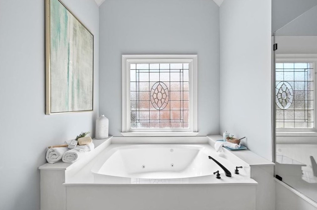 1065 Lake Shore Overlook, Alpharetta GA  30005-6983 exterior