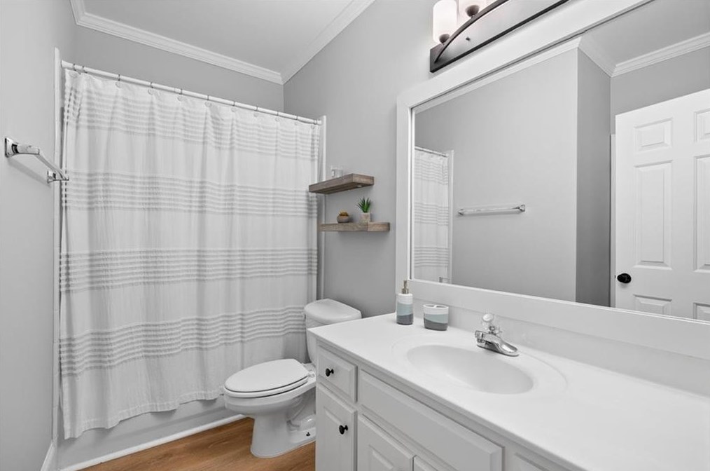 1065 Lake Shore Overlook, Alpharetta GA  30005-6983 exterior