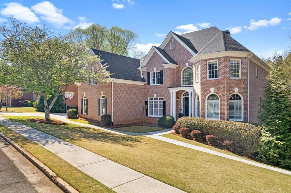 1065 Lake Shore Overlook, Alpharetta GA  30005-6983 exterior