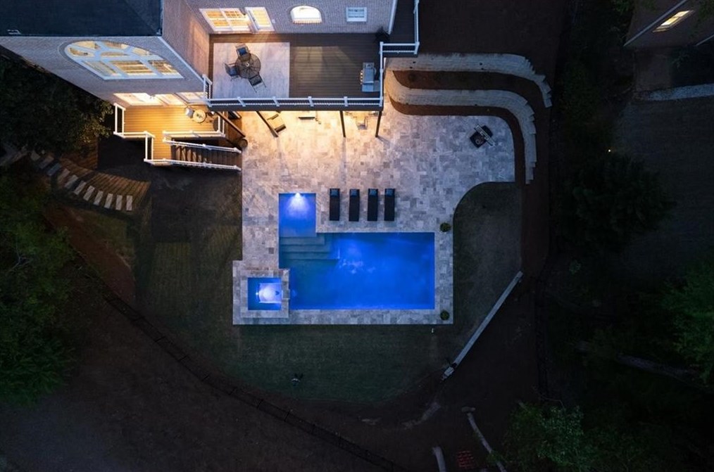 1065 Lake Shore Overlook, Alpharetta GA  30005-6983 exterior