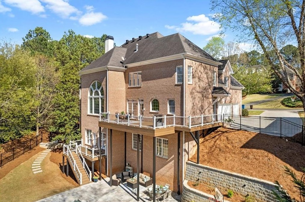 1065 Lake Shore Overlook, Alpharetta GA  30005-6983 exterior