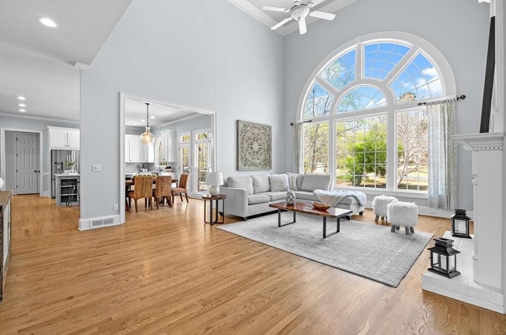 1065 Lake Shore Overlook, Alpharetta GA  30005-6983 exterior