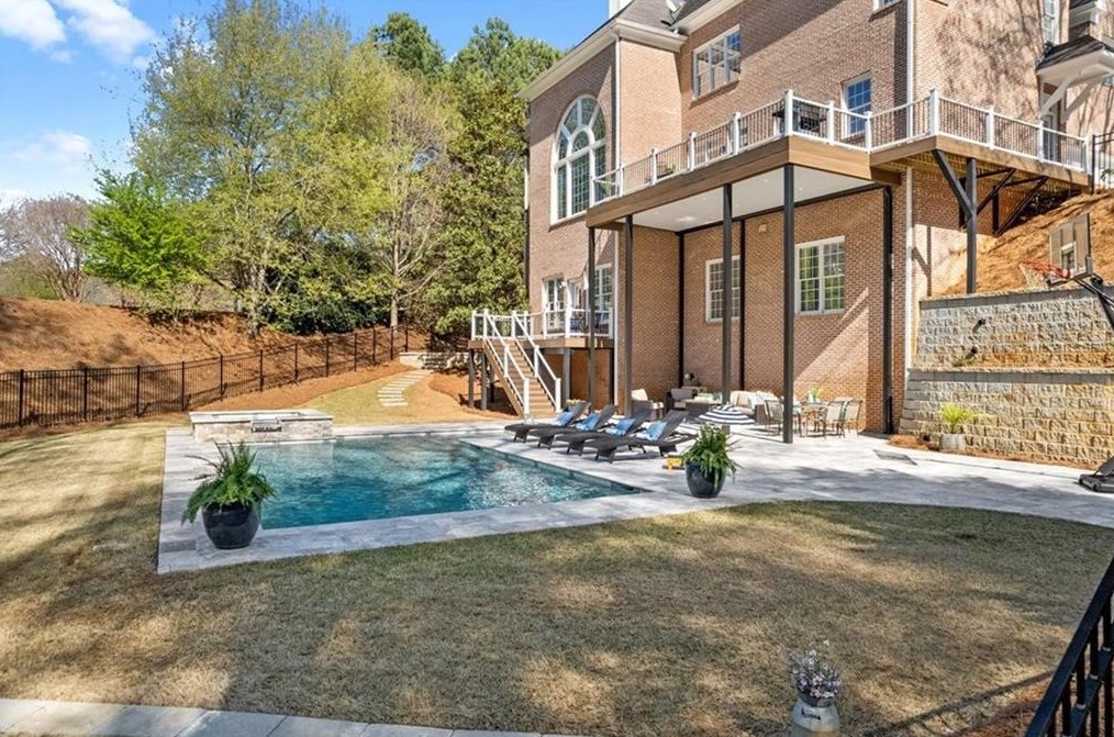 1065 Lake Shore Overlook, Alpharetta GA  30005-6983 exterior