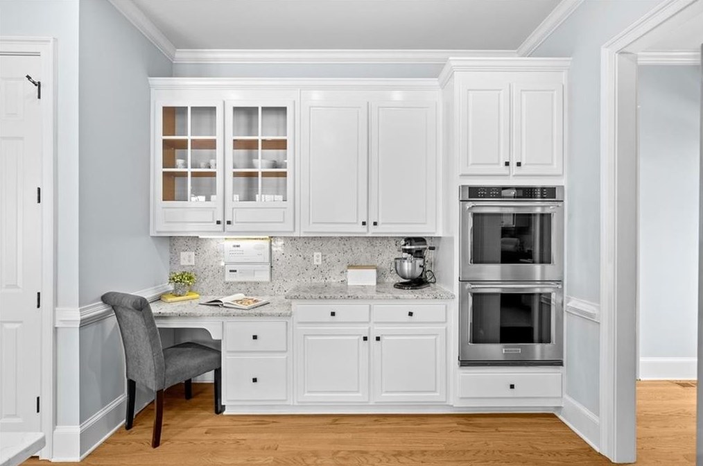 1065 Lake Shore Overlook, Alpharetta GA  30005-6983 exterior