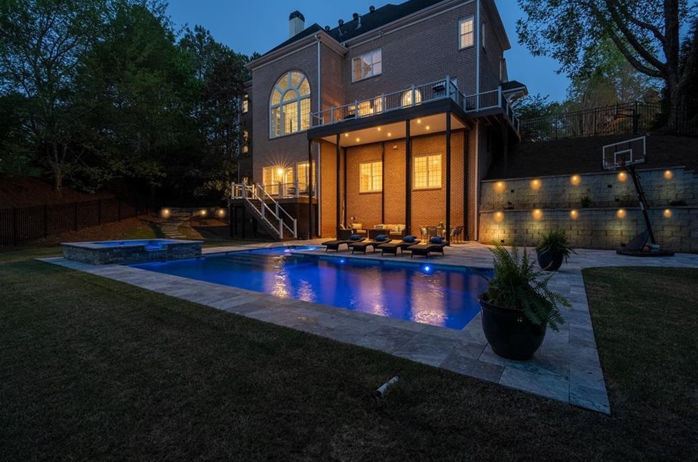 1065 Lake Shore Overlook, Alpharetta GA  30005-6983 exterior