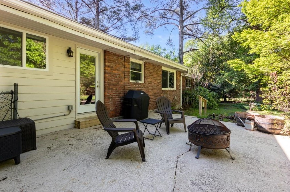 1168 Ivy Ct, Decatur GA  30033-3008 exterior