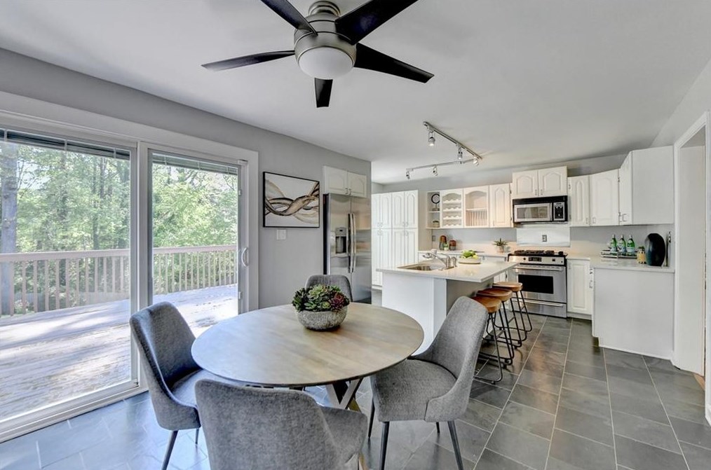 1139 Vis Trl, Atlanta GA 30324-4528 exterior