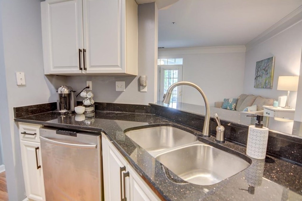 613 Sandringham Dr, Alpharetta GA 30004-4972 exterior