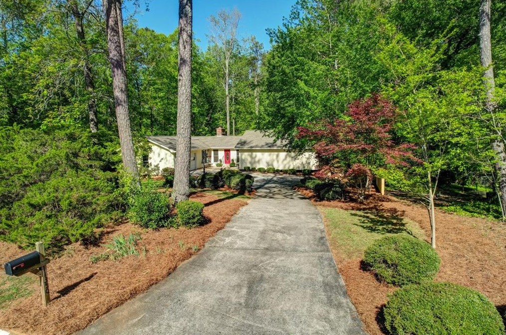 11350 Cranwood Cv, Roswell GA  30075-2469 exterior