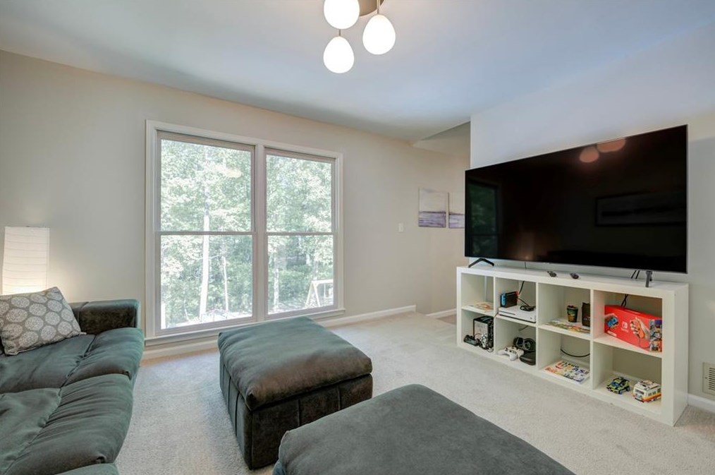 11350 Cranwood Cv, Roswell GA  30075-2469 exterior