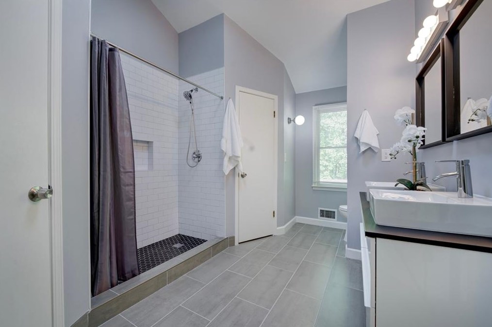 11350 Cranwood Cv, Roswell GA  30075-2469 exterior