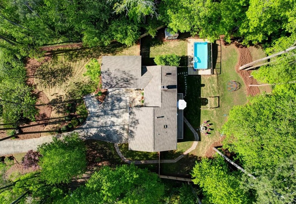 11350 Cranwood Cv, Roswell GA  30075-2469 exterior