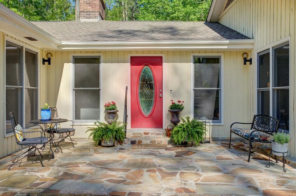 11350 Cranwood Cv, Roswell GA  30075-2469 exterior