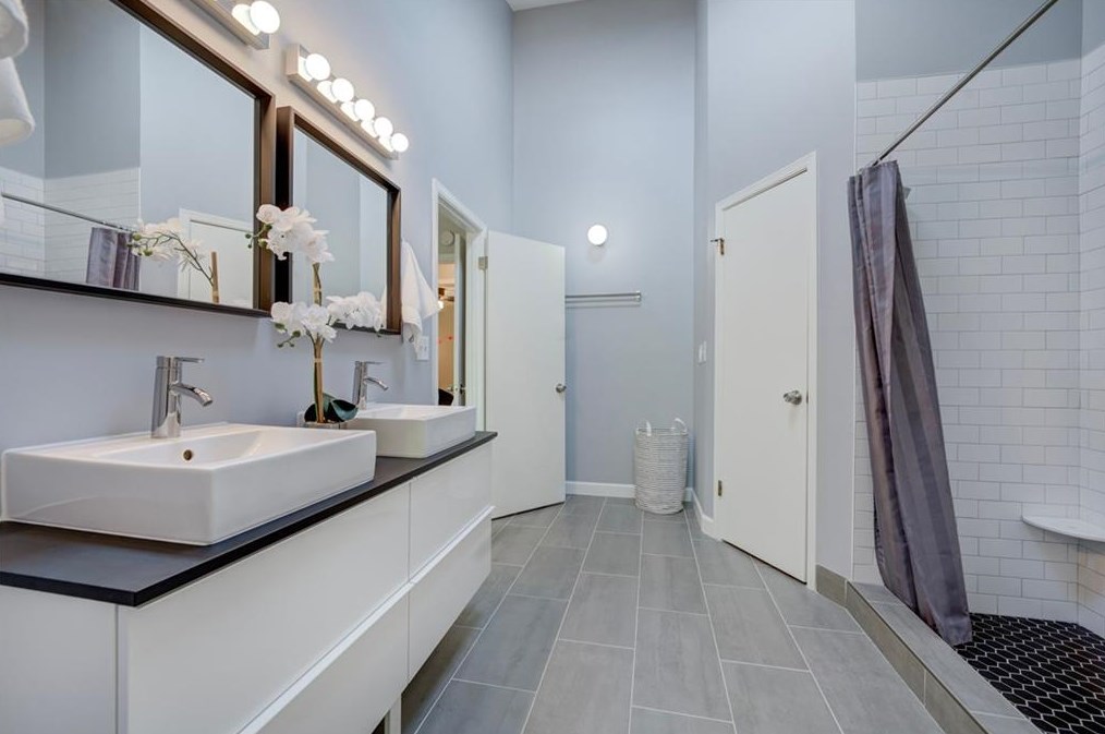 11350 Cranwood Cv, Roswell GA  30075-2469 exterior