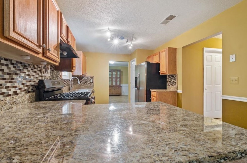 3526 Oakshire Way, Atlanta GA  30354-3629 exterior